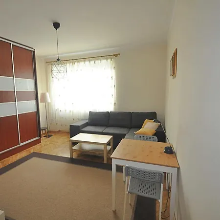 Avis - City 33 * Gdyně