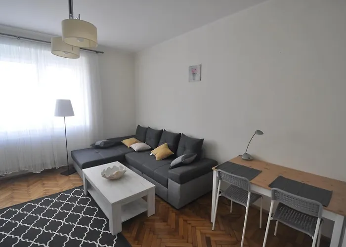 Avis - City 33 Apartmán