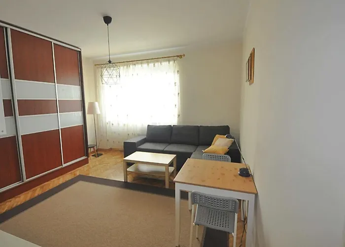 Avis - City 33 * Gdyně